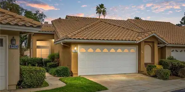5223 W Palmer Drive