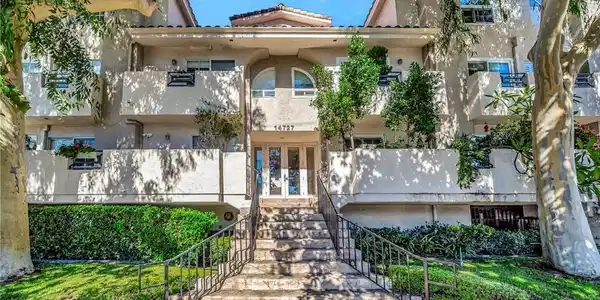 14727 Magnolia Boulevard