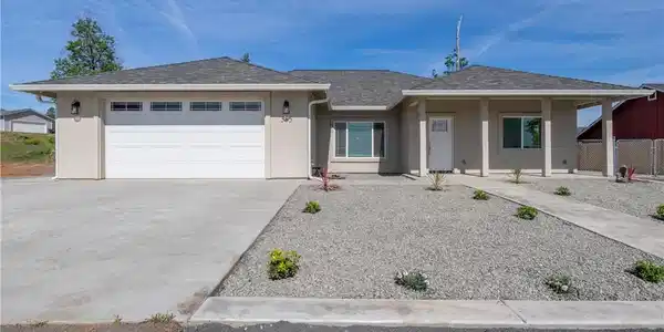 585 Valley View