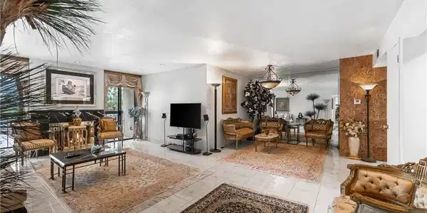 1745 Holly