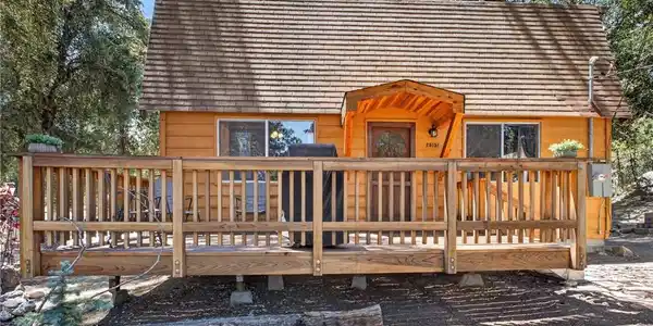 25151 Wrightwood