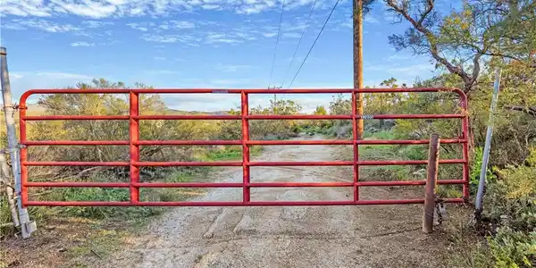 32805 Red Mountain