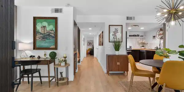200 E Racquet Club
