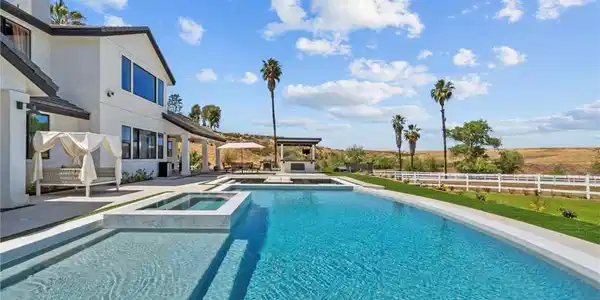 39580 Avenida Arizona