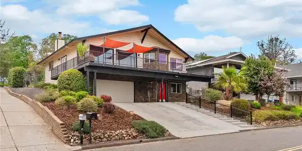 6229 Woodman Drive