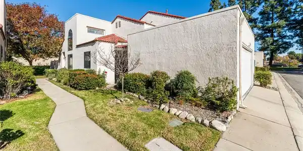 8582 Baldy Vista