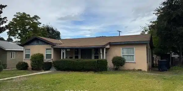 1017 E Colton