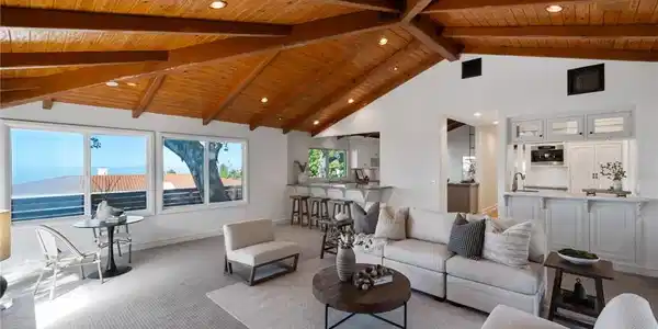 30105 Avenida Esplendida