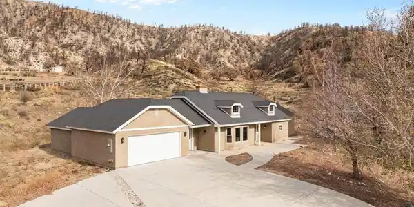 26601 Big Pines