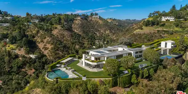 1261 Angelo Drive