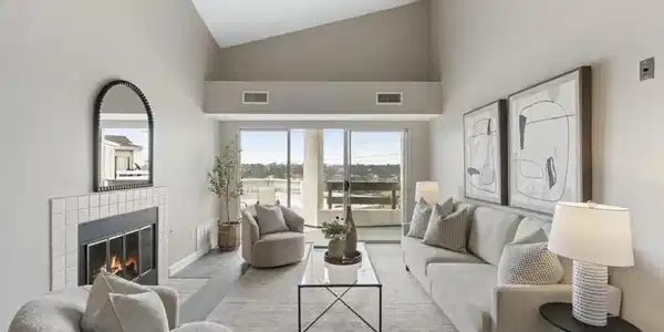 7043 Camino Degrazia