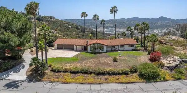 14043 Calle De Vista