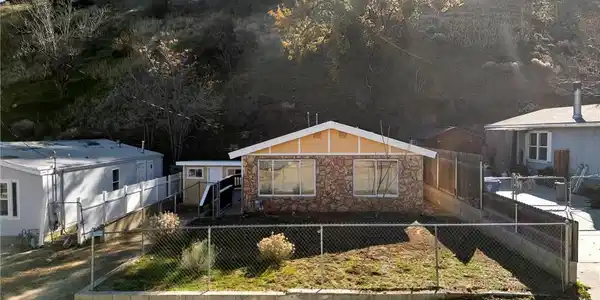 508 South Drive