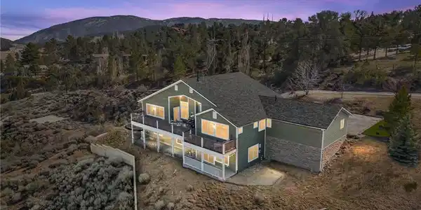 9401 Whispering Pines