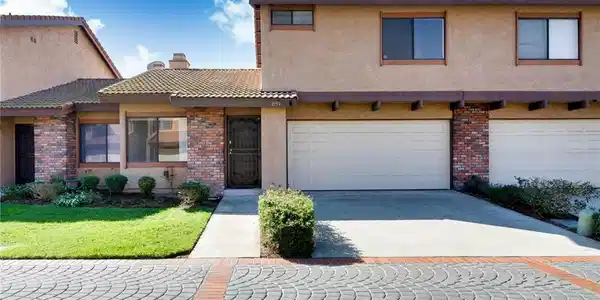 1059 N Glendora Avenue