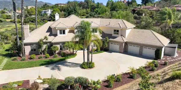 17941 Vista Lomas Dr