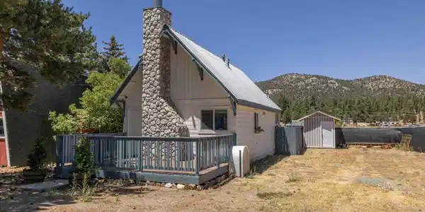 927 W Fairway Boulevard