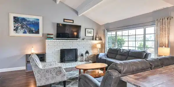 1421 E 15th