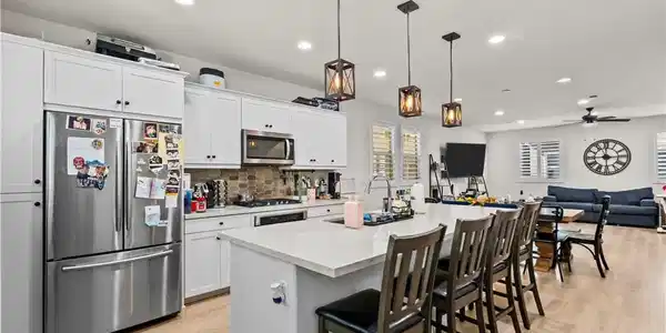 11226 N Alta