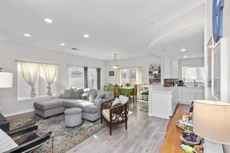 759 Lincoln Place
