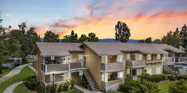 3736 Oak Creek