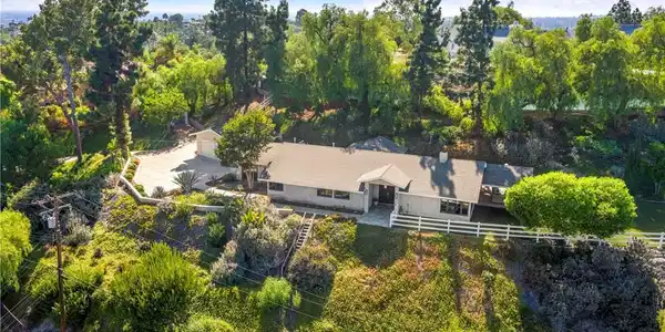 2201 Skyline Dr.