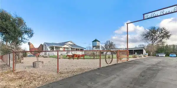 4101 Vineyard Drive