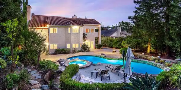 6085 Lake Lindero