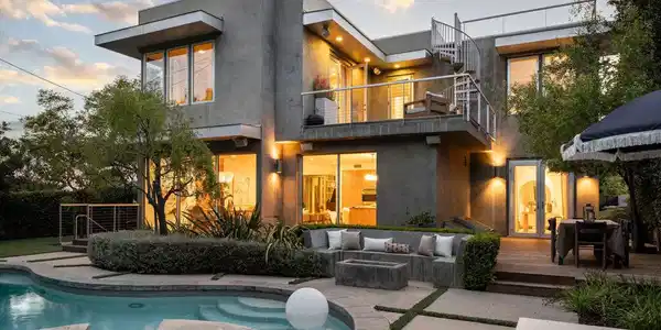 700 El Medio Avenue