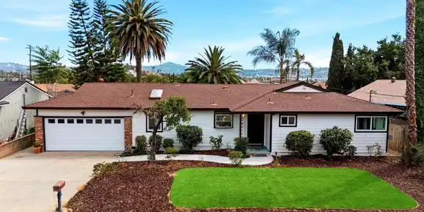 817 Arboleda Rd