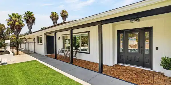 3227 Oleander Avenue