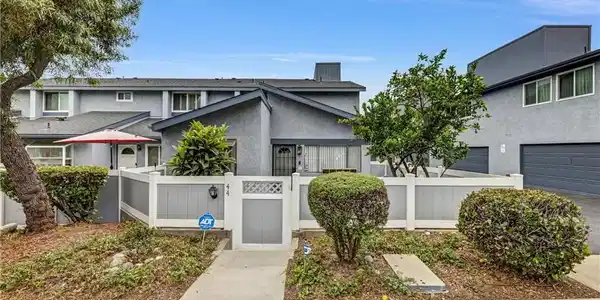 900 W Sierra Madre Avenue