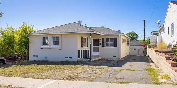 3141 N Frederic Street