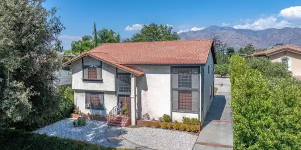 631 W Camino Real