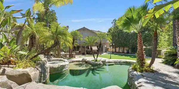 7521 E Hollow Oak Road