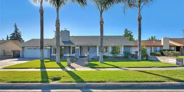 1760 N Vista
