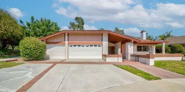 2416 Pinecrest Court