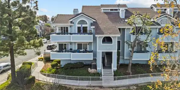20305 Rue Crevier