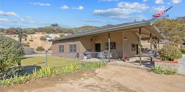11551 Lonesome Valley
