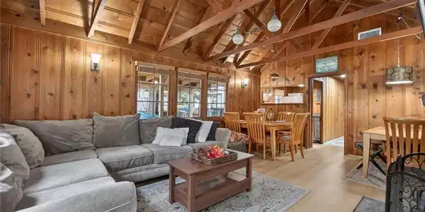 1674 Twin Lakes