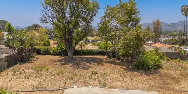 3383 Glenrose Avenue