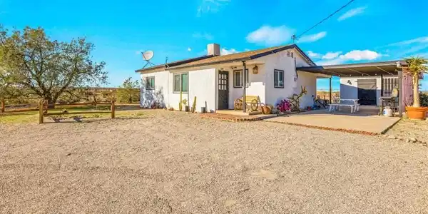 1560 Jackrabbit Trail