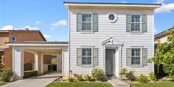 653 E Gardenia Drive