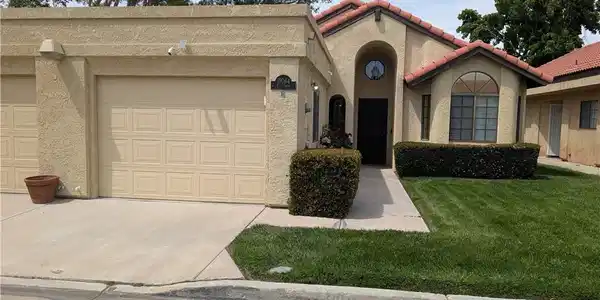 19064 Elm Dr