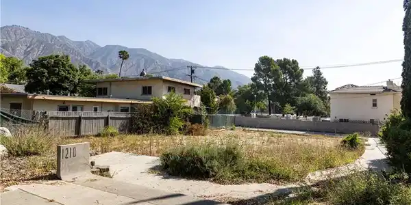 1210 N Altadena Drive
