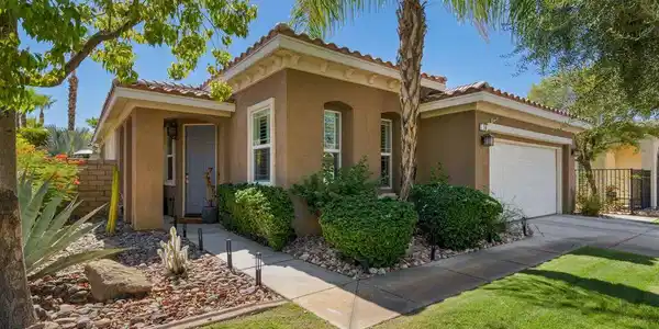 16 Shoreline Drive