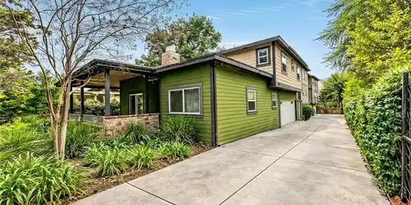 537 Cypress