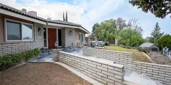 23144 Twin Canyon