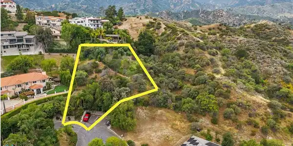 24879 Bella Vista Drive