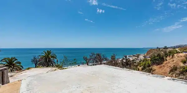 21470 Rambla Vista
